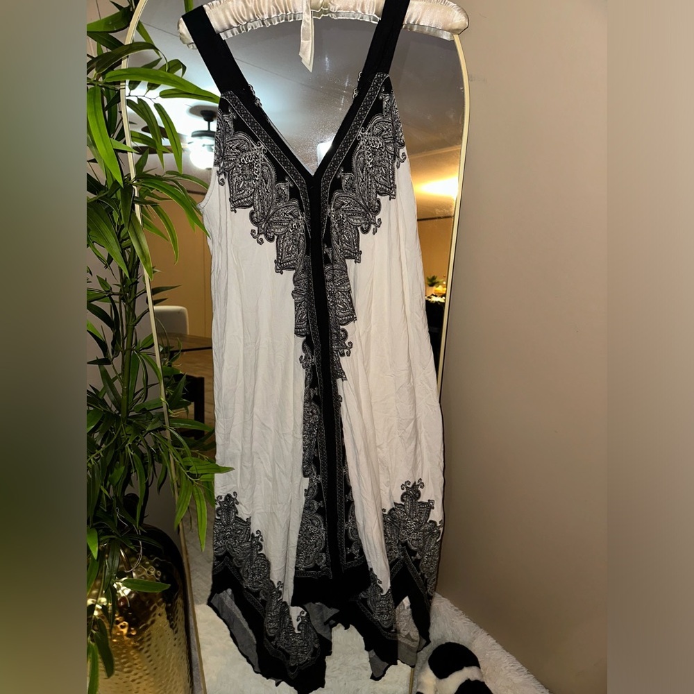 ROAMAN’S Black‎ and White Paisley Maxi Dress - Picture 4 of 8